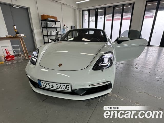 Porsche 718 Boxster 2018 — ფოტო 1/8