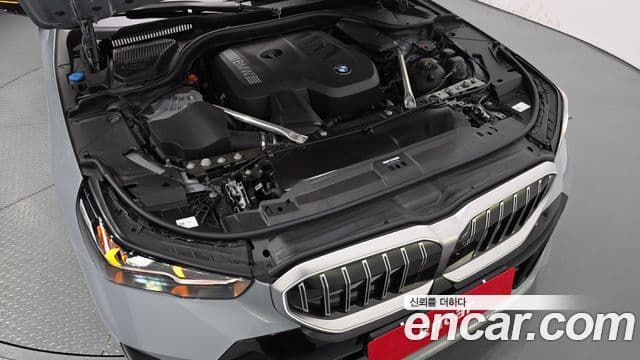 BMW 5 Series 2025 — ფოტო 6/20