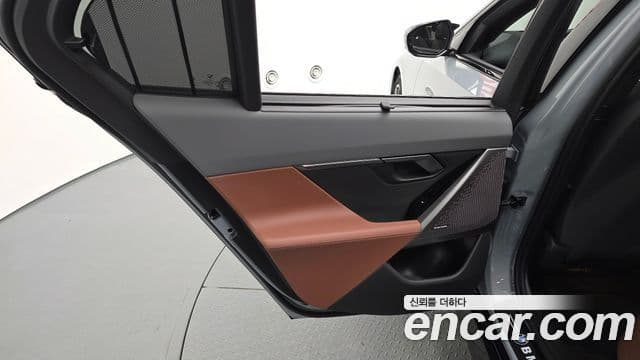 BMW 5 Series 2025 — Photo 18/35
