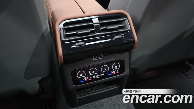 BMW 5 Series 2025 — Photo 10/35