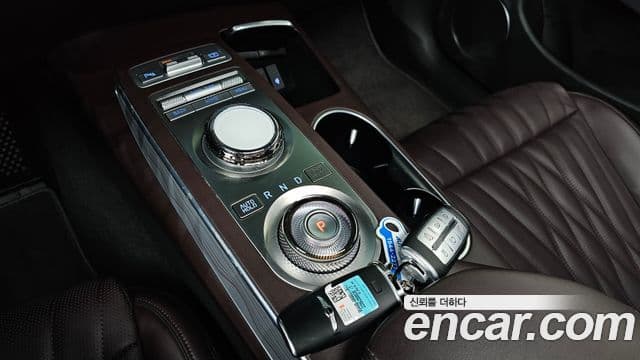 Genesis GV70 2022 — Şəkil 9/20
