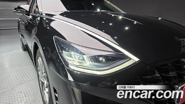 Hyundai Sonata Hybrid 2021 — Photo 22/30