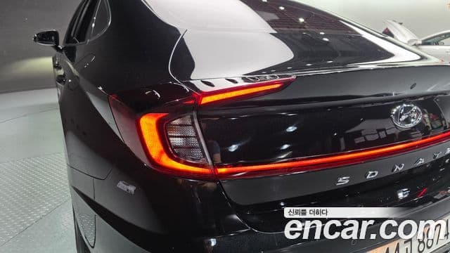 Hyundai Sonata Hybrid 2021 — Photo 15/30