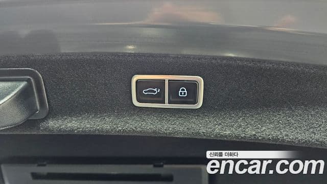 Genesis Electrified G80 2022 — ფოტო 18/20