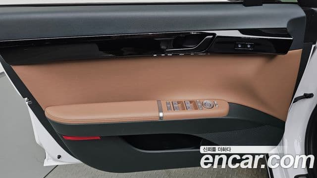 Hyundai Grandeur Hybrid 2024 — Photo 11/29