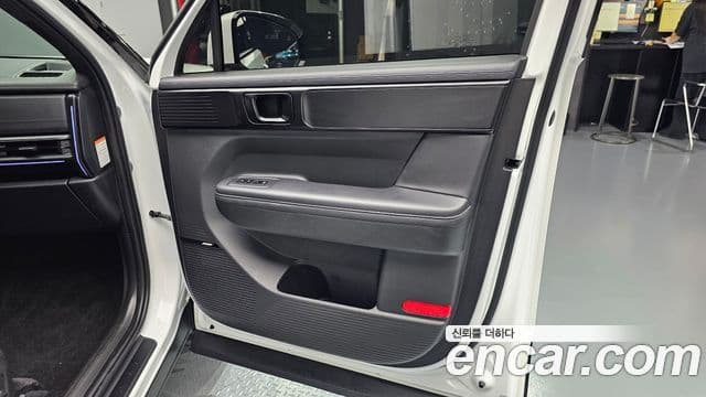 Hyundai Santa Fe 2023 — Photo 28/38