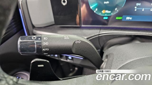 Hyundai Santa Fe 2023 — Photo 15/38
