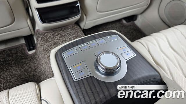 Genesis Electrified G80 2025 — Şəkil 19/20