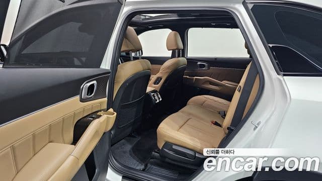 Kia Sorento 2024 — Фото 11/20