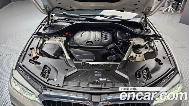 BMW 5 Series 2018 — Şəkil 6/20