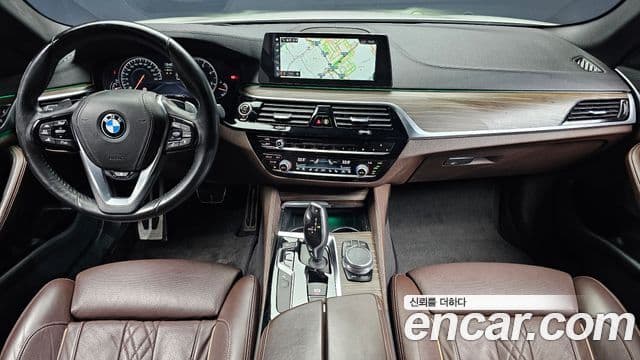 BMW 5 Series 2018 — Şəkil 7/20