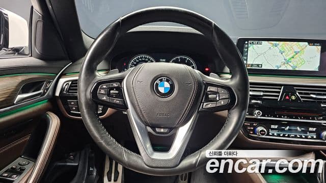 BMW 5 Series 2018 — Şəkil 13/20