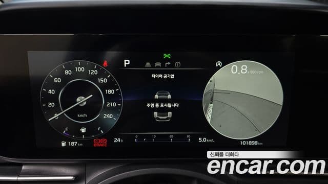 Kia Carnival 2021 — Фото 8/20