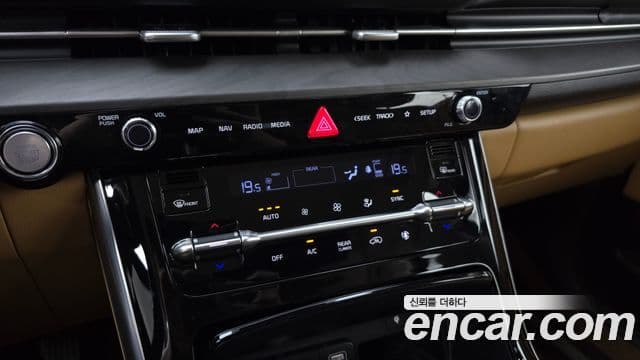 Kia Carnival 2021 — Фото 16/20