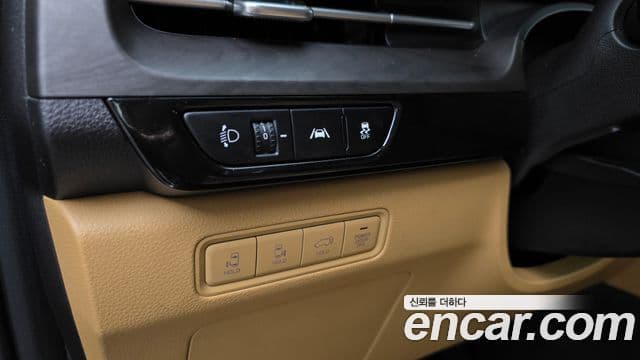Kia Carnival 2021 — Фото 19/20