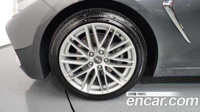 Genesis G70 2020 — ფოტო 24/36