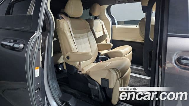 Toyota Sienna 2023 — ფოტო 12/20