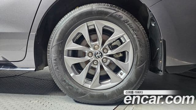Toyota Sienna 2023 — Photo 5/32