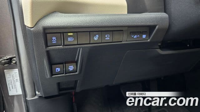 Toyota Sienna 2023 — Photo 10/32
