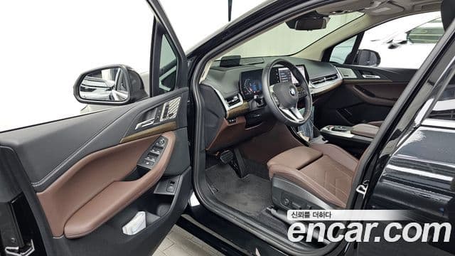 BMW 2 Series Active Tourer 2025 — ფოტო 8/20