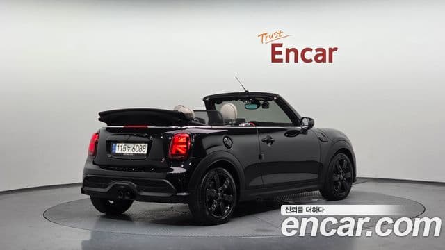 Mini Cooper S Convertible 2023 — ფოტო 2/20