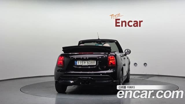 Mini Cooper S Convertible 2023 — ფოტო 4/20