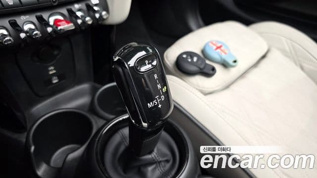 Mini Cooper S Convertible 2023 — ფოტო 9/20