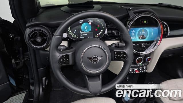 Mini Cooper S Convertible 2023 — ფოტო 13/20