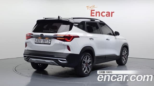 Kia Seltos 2019 — ფოტო 2/20