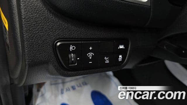 Kia Seltos 2019 — ფოტო 17/20