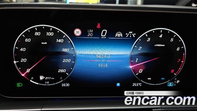 Mercedes-Benz GLE-Class 2025 — Photo 7/35