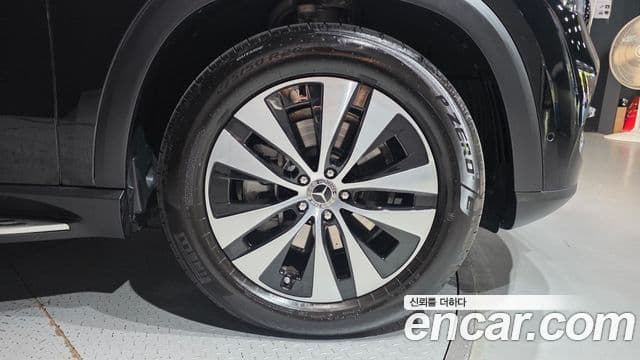 Mercedes-Benz GLE-Class 2025 — Photo 16/35