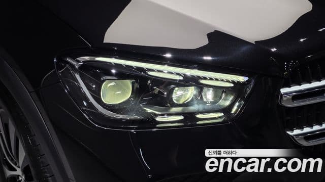 Mercedes-Benz GLE-Class 2025 — Photo 12/35