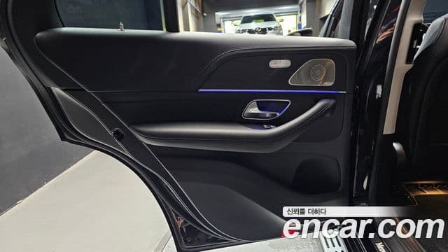 Mercedes-Benz GLE-Class 2025 — Photo 8/35