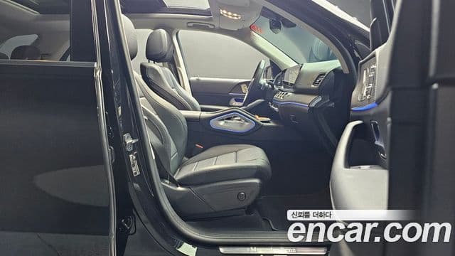 Mercedes-Benz GLE-Class 2025 — Photo 22/35