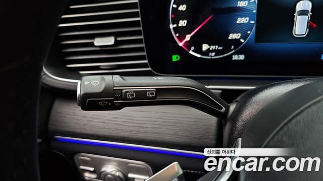 Mercedes-Benz GLE-Class 2025 — Photo 17/35