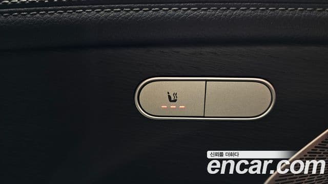 Mercedes-Benz GLE-Class 2025 — Photo 18/35