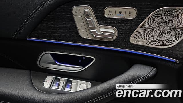 Mercedes-Benz GLE-Class 2025 — Photo 25/35