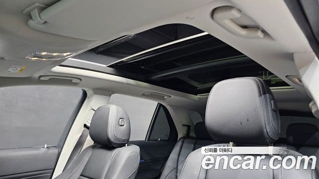 Mercedes-Benz GLE-Class 2025 — Photo 32/35