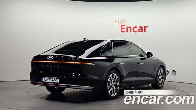 Hyundai Grandeur 2023 — ფოტო 2/20