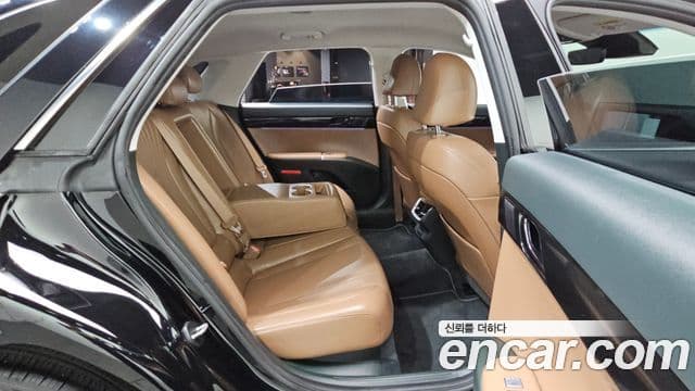 Hyundai Grandeur 2023 — ფოტო 11/20