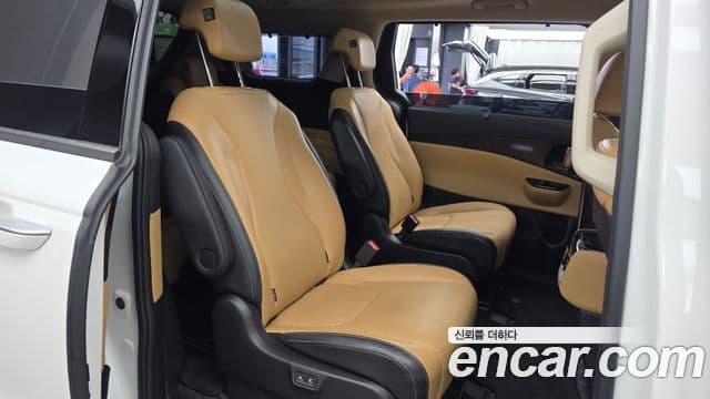 Kia Carnival 2021 — Şəkil 12/20