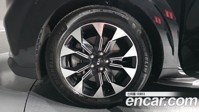 Kia Carnival 2020 — Фото 5/20