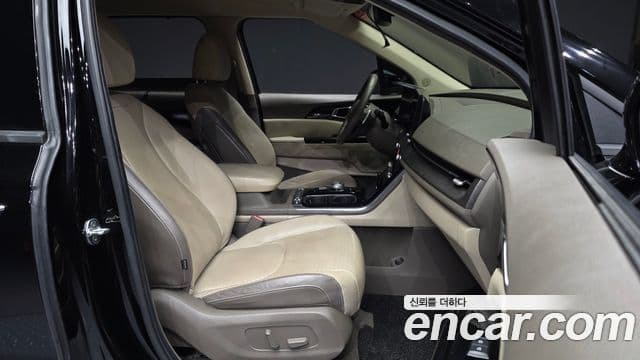 Kia Carnival 2020 — Фото 11/20
