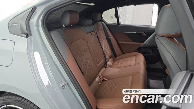 BMW 5 Series 2025 — Şəkil 11/20