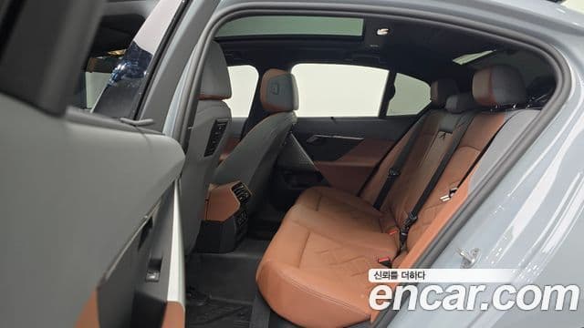 BMW 5 Series 2025 — Şəkil 12/20