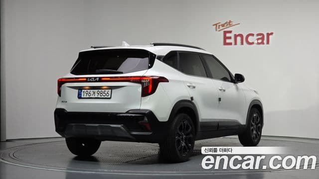 Kia Seltos 2023 — Şəkil 2/20