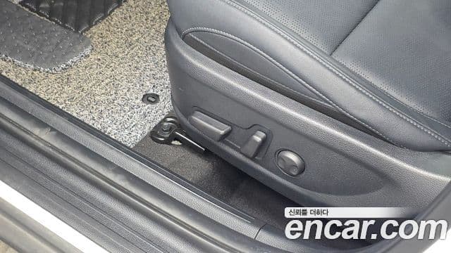 Kia Seltos 2023 — Şəkil 17/20