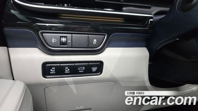 Kia Carnival 2024 — Фото 18/20
