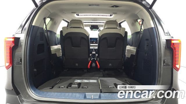 Kia Carnival 2024 — Şəkil 27/32